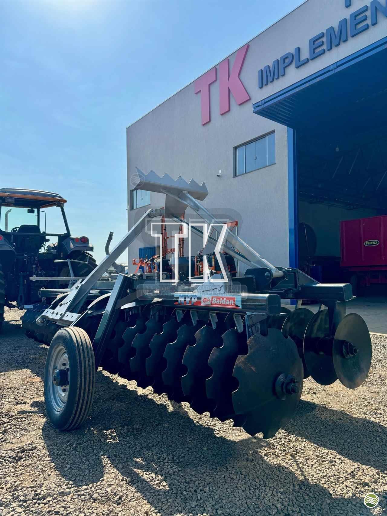 IMPLEMENTOS AGRICOLAS GRADE NIVELADORA NIVELADORA 42 DISCOS TK Tratores NOVA ANDRADINA MATO GROSSO DO SUL MS